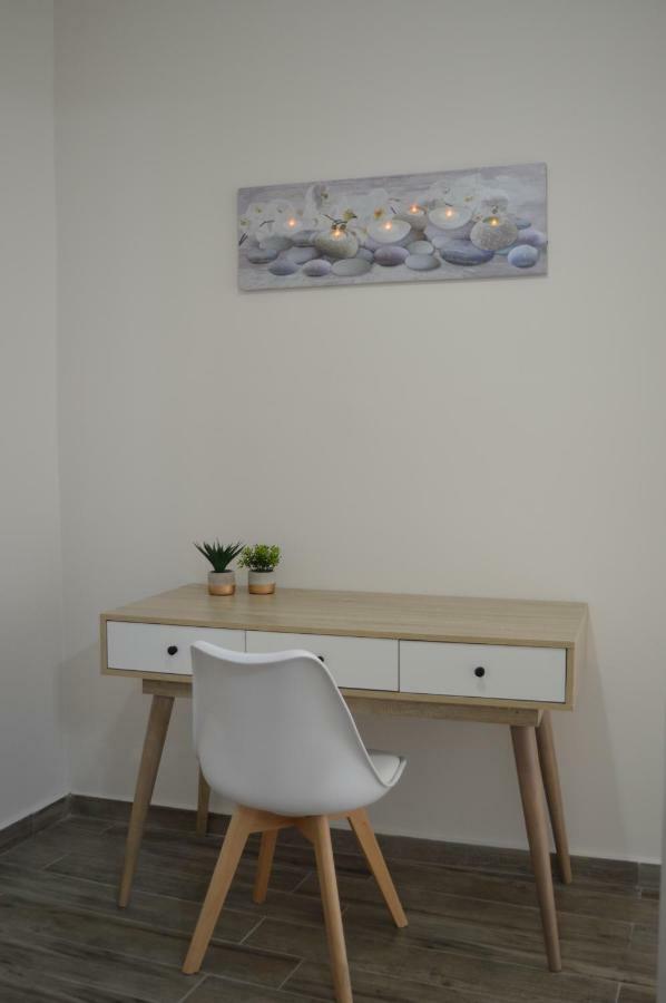 Botonis Bright Spacious Apartment ハニア エクステリア 写真