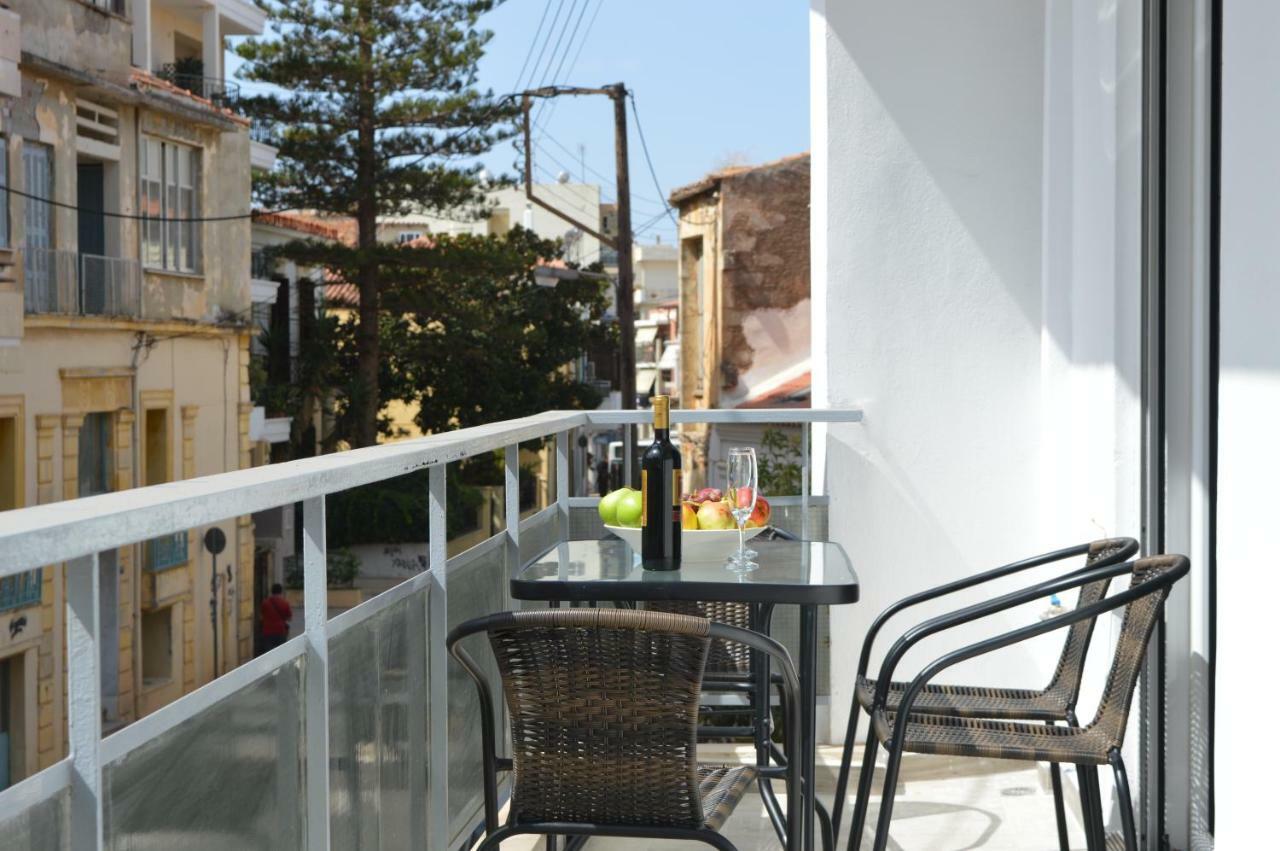 Botonis Bright Spacious Apartment ハニア エクステリア 写真